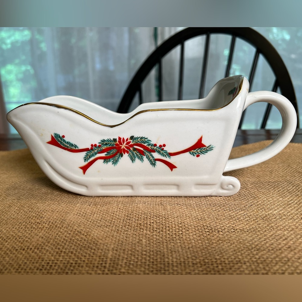 Poinsettia & Ribbons Sleigh Gravy Boat-Tienshan Fine China ❤️💜💙